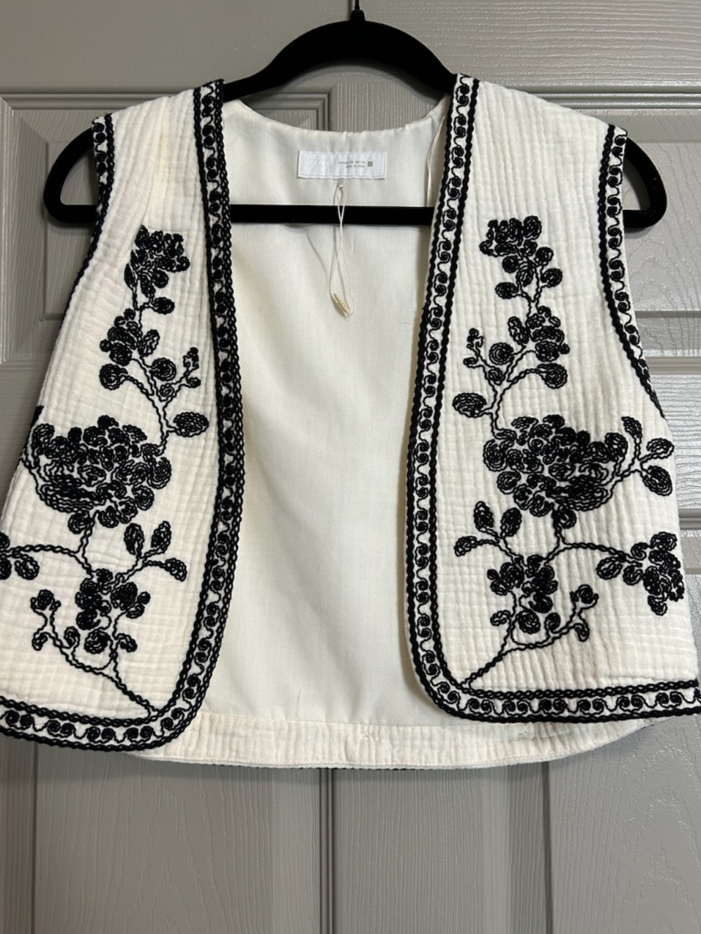 ZARA White & Black Vest